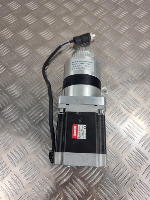 10-1042.jpg Beckhoff AS1060-0000 stepper motor with AG1000 PM81.4.06-01