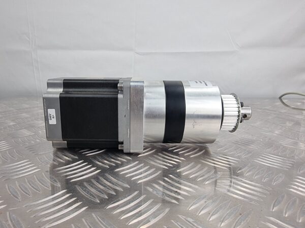 10-1044.jpg Beckhoff AS1060-0000 stepper motor with AG1000 PM81.4.06-01
