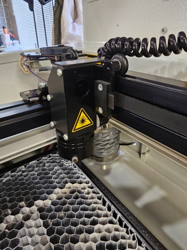 10-105.jpg SEI Eureka 606 30W Laser Engraver Cutter System β Industrial CO2 Laser