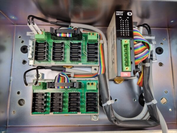 10-1076.jpg Shincron I/O Interface Control Module with Omron DRT2 & Cables – Made in Japan