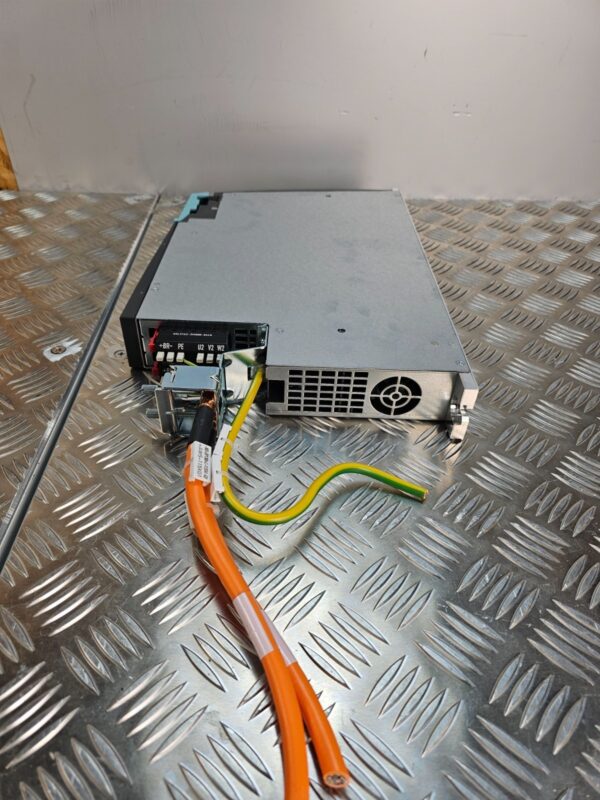 10-1106.jpg Siemens SINAMICS Double Motor Module 2x5A 6SL3120-2TE15-0AD0