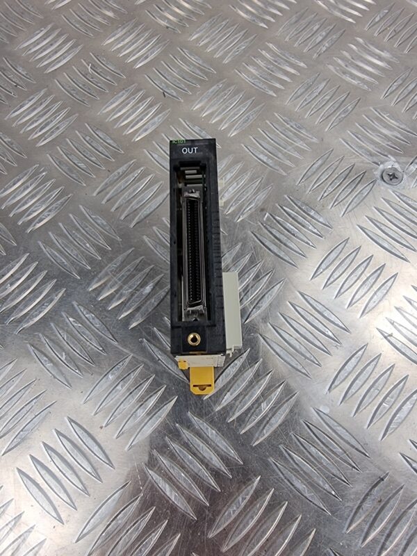 10-1121.jpg Omron CJ1W-IC101 Module