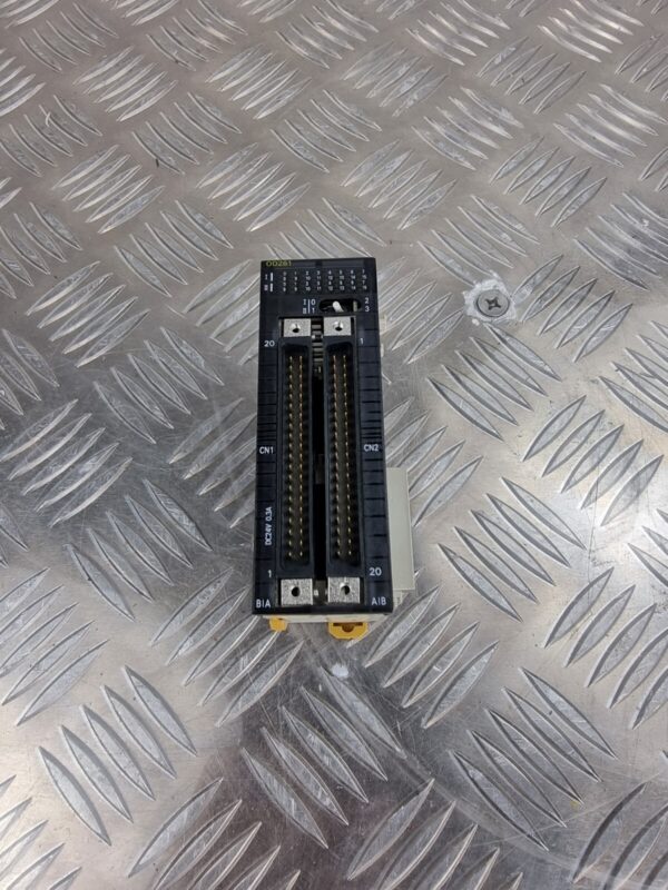 10-1132.jpg Omron CJ1W-OD261 Output Unit