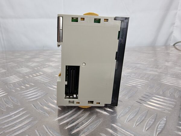 10-1133.jpg Omron CJ1W-OD261 Output Unit