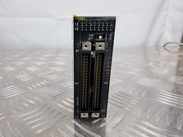 10-1135.jpg Omron CJ1W-OD261 Output Unit