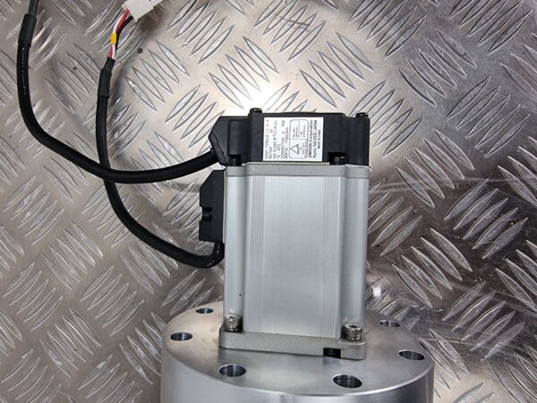 10-1154.jpg Omron R88M-G40030H Servo Drive With HPG-32A-21
