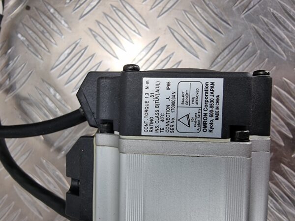 10-1155.jpg Omron R88M-G40030H Servo Drive With HPG-32A-21