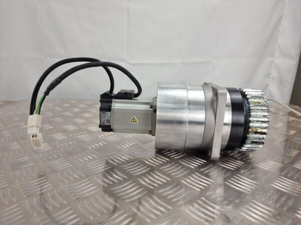 10-1156.jpg Omron R88M-G40030H Servo Drive With HPG-32A-21