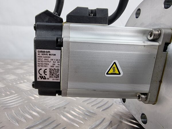 10-1157.jpg Omron R88M-G40030H Servo Drive With HPG-32A-21