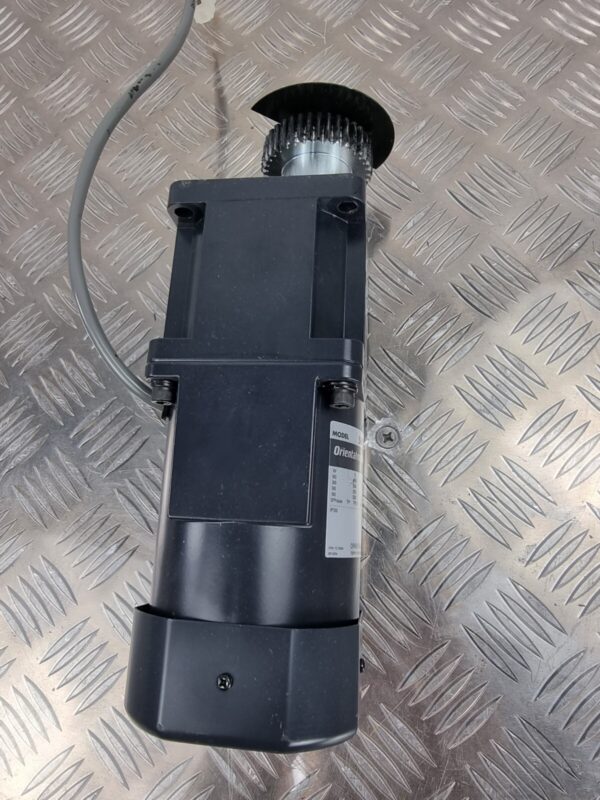 10-1158.jpg ORIENTAL MOTOR 5IK90GU-SW GEAR HEAD 5GU180KBH