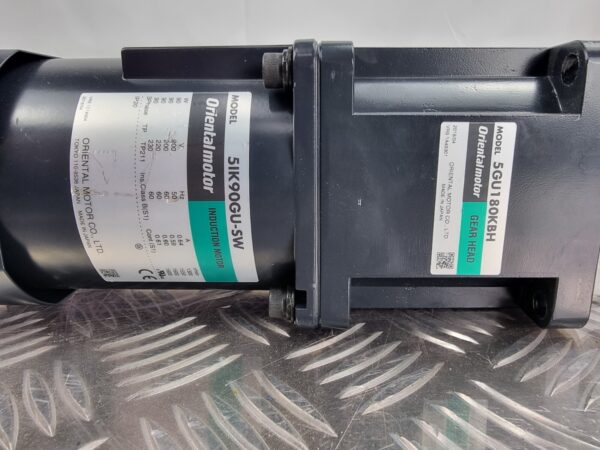 10-1160.jpg ORIENTAL MOTOR 5IK90GU-SW GEAR HEAD 5GU180KBH