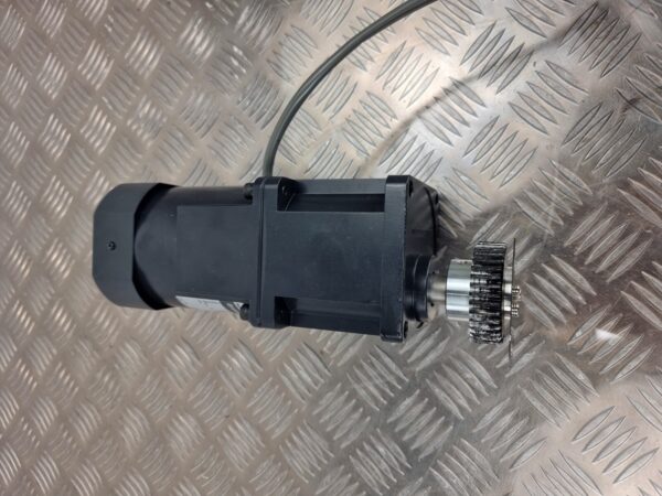 10-1162.jpg ORIENTAL MOTOR 5IK90GU-SW GEAR HEAD 5GU180KBH