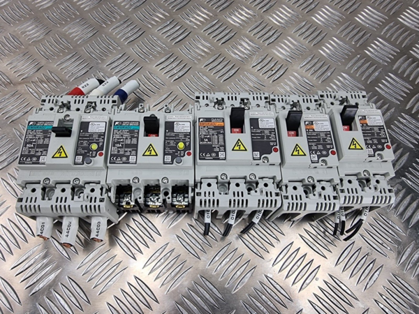 10-121.png Fuji Electric RAGU and RA Circuit Breakers
