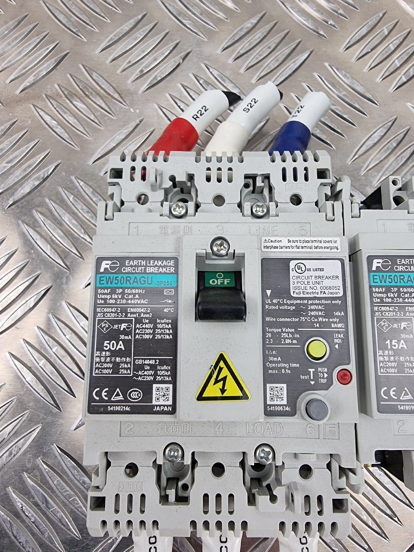 10-122.png Fuji Electric RAGU and RA Circuit Breakers
