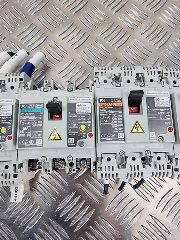 10-123.png Fuji Electric RAGU and RA Circuit Breakers
