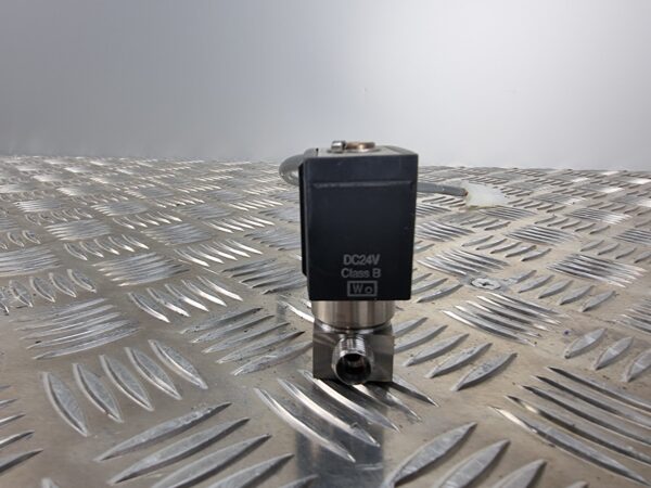 10-1267.jpg SMC Solenoid Valve XSA1-12S