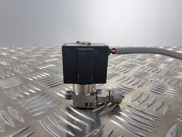 10-1268.jpg SMC Solenoid Valve XSA1-12S