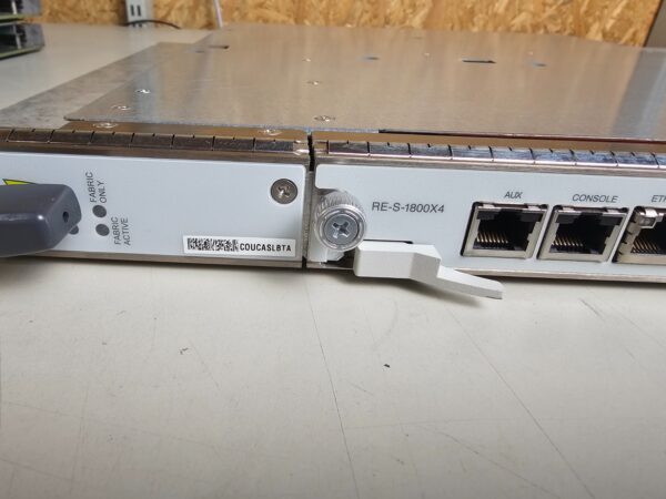 10-1295.jpg Juniper RE-S-1800X4 Routing Engine w/ SATA SSD for MX Series