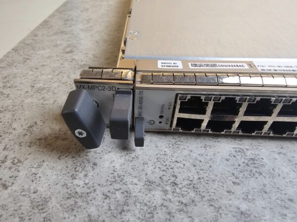 10-1318.jpg Juniper MX-MPC2-3D w/ MIC-3D-40GE-TX-C 40x 1GbE RJ-45 Line Card