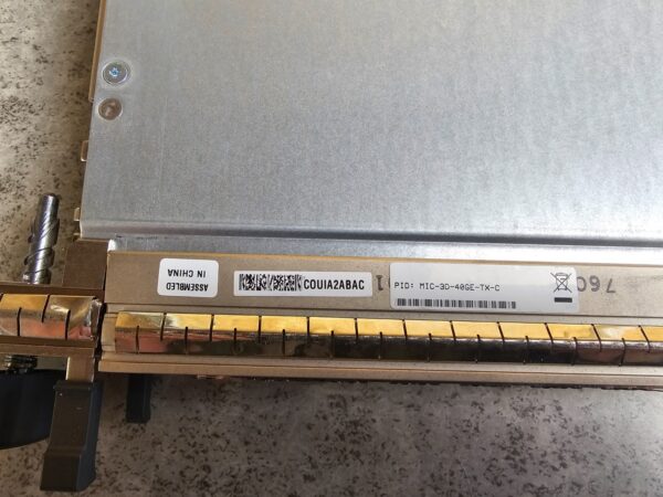 10-1319.jpg Juniper MX-MPC2-3D w/ MIC-3D-40GE-TX-C 40x 1GbE RJ-45 Line Card