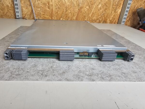 10-1323.jpg Juniper MX-MPC2-3D w/ MIC-3D-40GE-TX-C 40x 1GbE RJ-45 Line Card