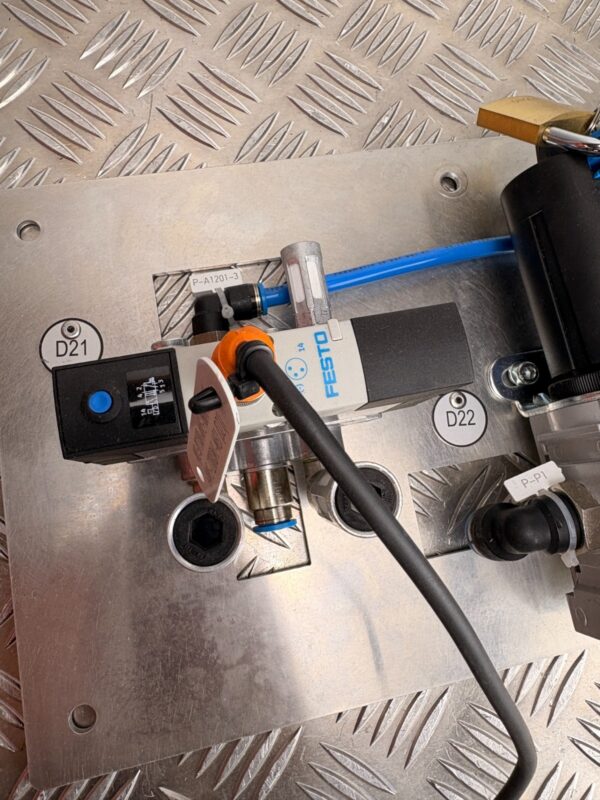 10-1336.jpg Festo MS6-LR-1/2-D6-RG-AS Pneumatic Air Regulator + Solenoid Valve Assembly Unit