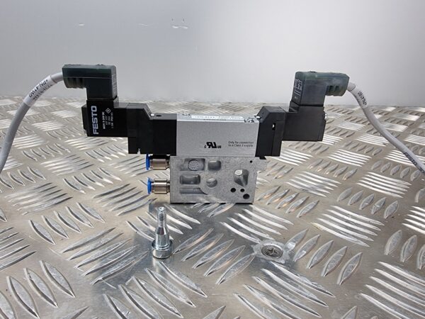 10-135.jpg FESTO MEH-5-3G-5,0-B VALVE with Festo AW-ME1-8 connection plate