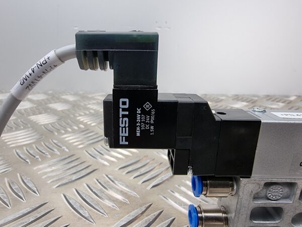 10-136.jpg FESTO MEH-5-3G-5,0-B VALVE with Festo AW-ME1-8 connection plate