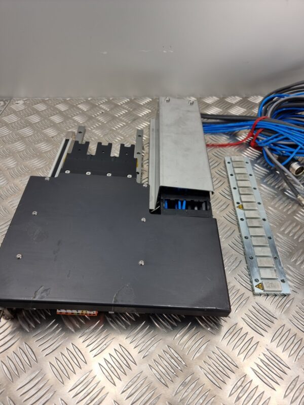 10-140.jpg IDAM MP015536 Linear Motor with Heidenhain LC483 10nm Glass Scale – 270mm Travel