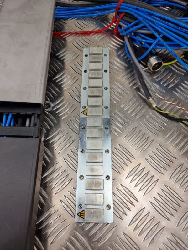 10-141.jpg IDAM MP015536 Linear Motor with Heidenhain LC483 10nm Glass Scale – 270mm Travel