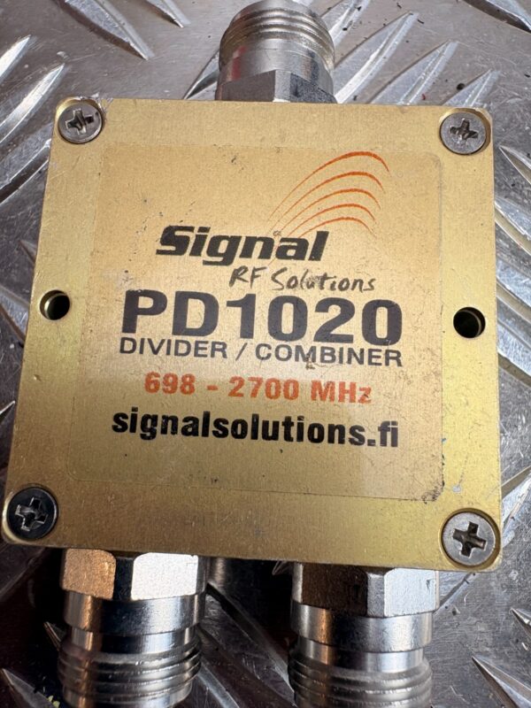 10-1536.jpg Signal RF Solutions PD1020 Divider Combiner 698-2700 MHz RF Power Splitter