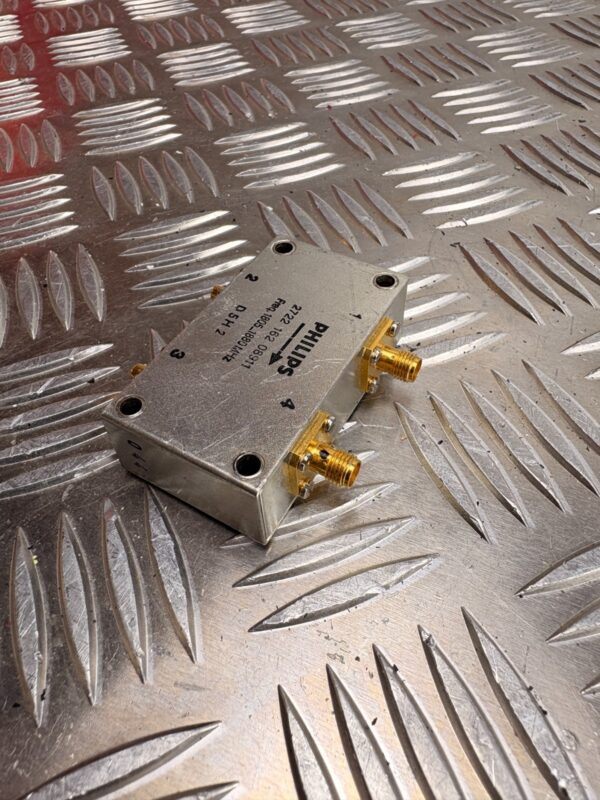10-1541.jpg Philips 2722 162 08911 RF Power Divider 1805-1880 MHz 4 Way Splitter