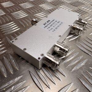 10-1556.jpg ZYSEN ZSPD-0727-4N 4 Way Power Divider 0.7–2.7GHz RF Splitter N Type