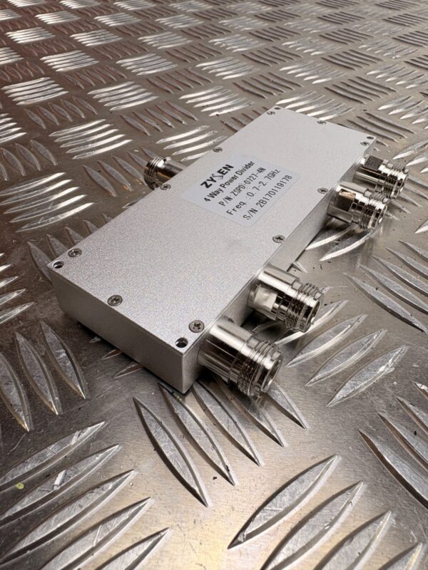 10-1556.jpg ZYSEN ZSPD-0727-4N 4 Way Power Divider 0.7–2.7GHz RF Splitter N Type