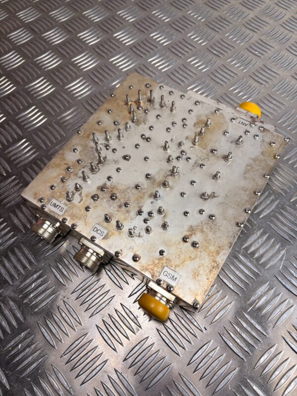10-1589.jpg Aerial Facilities RF Filter GSM DCS UMTS 880-960 / 1710-1880 / 1920-2170 MHz