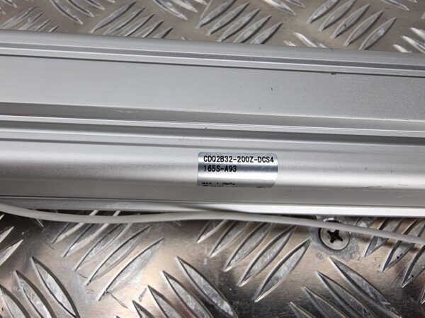 SMC CDQ2B32-200DZ Compact Cylinder 200mm
