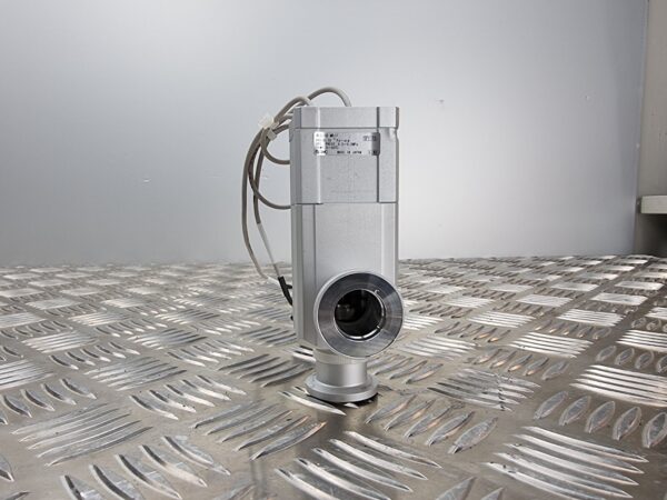 SMC High Vacuum Angle Valve, Pneumatic XLG-16