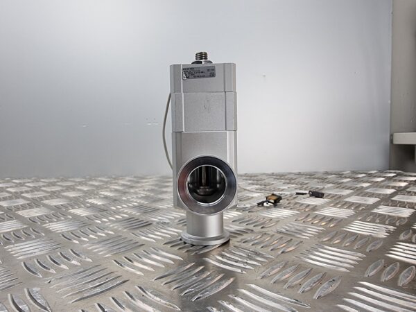 10-1647.jpg SMC XLG-25 High Vacuum Corner Valve