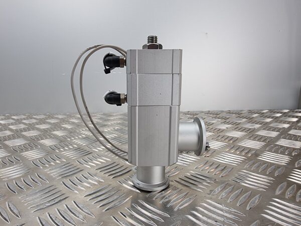 10-1649.jpg SMC XLG-25 High Vacuum Corner Valve