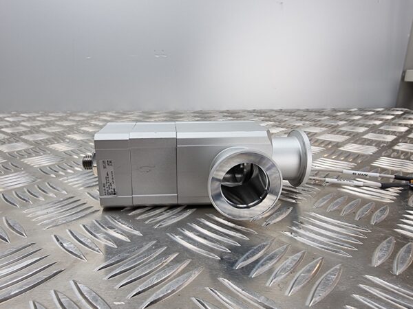 10-1651.jpg SMC XLG-25 High Vacuum Corner Valve