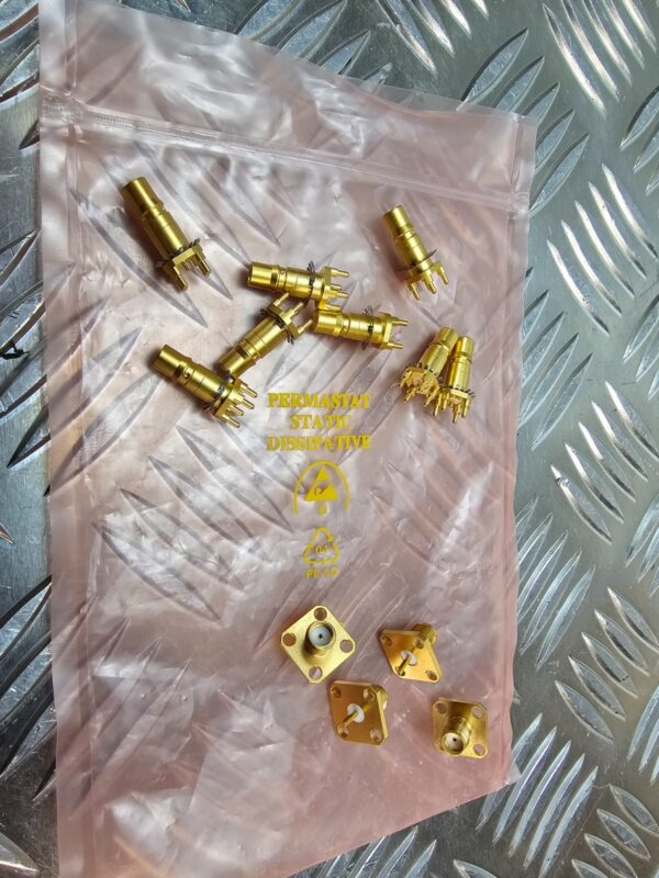 10-1673.jpg HUBER+SUHNER SMA Panel Mount & Gold RF Connector Lot – 12pcs