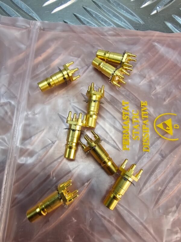10-1674.jpg HUBER+SUHNER SMA Panel Mount & Gold RF Connector Lot – 12pcs