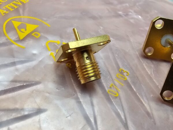 10-1676.jpg HUBER+SUHNER SMA Panel Mount & Gold RF Connector Lot – 12pcs
