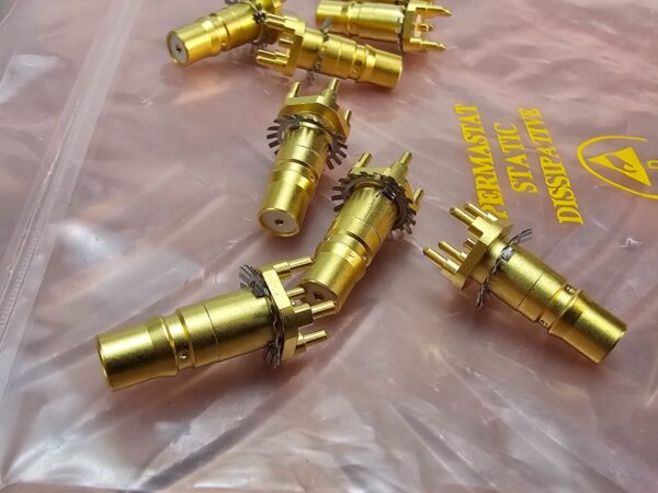 10-1678.jpg HUBER+SUHNER SMA Panel Mount & Gold RF Connector Lot – 12pcs