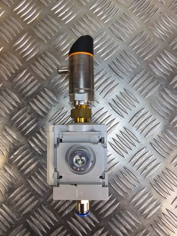 Festo MS6-FRM-1/2 Air Pressure Regulator w/ IFM PN7094 Sensor