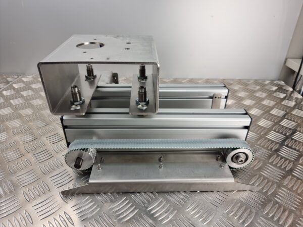 10-184.jpg Toothed belt conveyor lenght 34cm, width 24,5cm