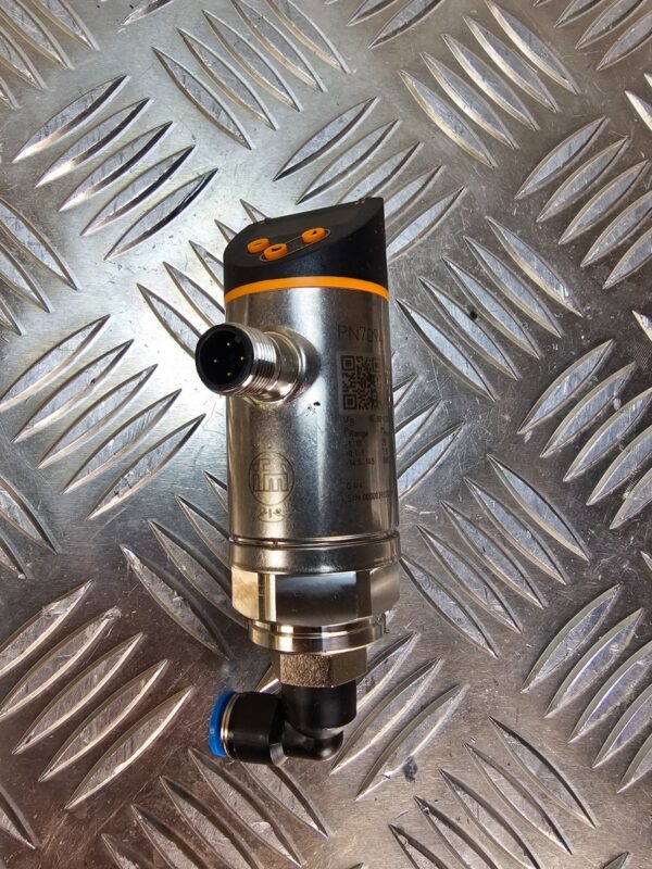 10-1854.jpg IFM PN7094 Pressure Sensor with Display