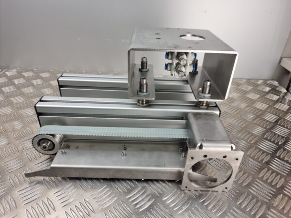 10-186.jpg Toothed belt conveyor lenght 34cm, width 24,5cm
