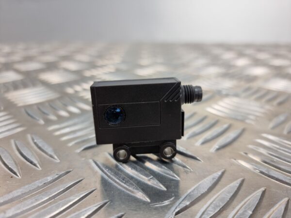 10-1876.jpg One piece. Ifm electronic reflective light barrier OJ5114