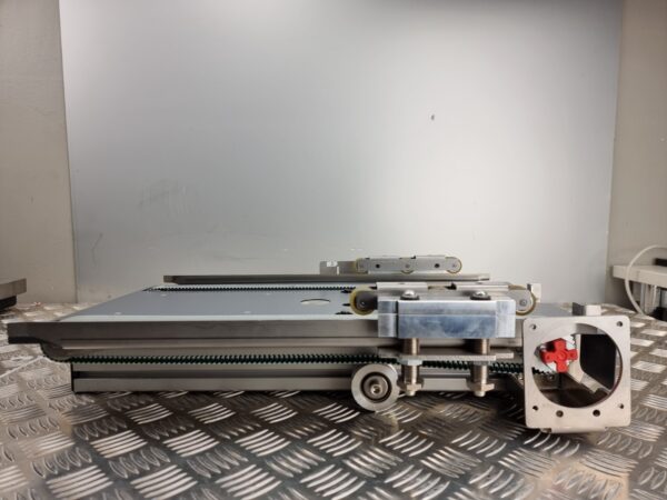 10-1910.jpg Toothed belt conveyor lenght 51cm, width 24,5cm